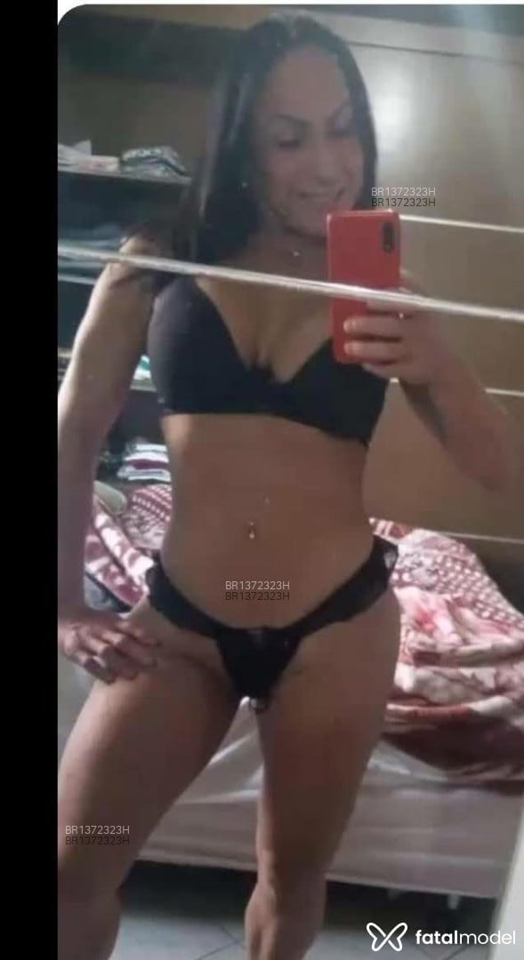 Acompanhante mulher trans com cabelo castanho de olhos castanhos em Palhoça Acompanhante mulher trans com cabelo castanho de olhos castanhos em Palhoça - Gabriela Barbosa
