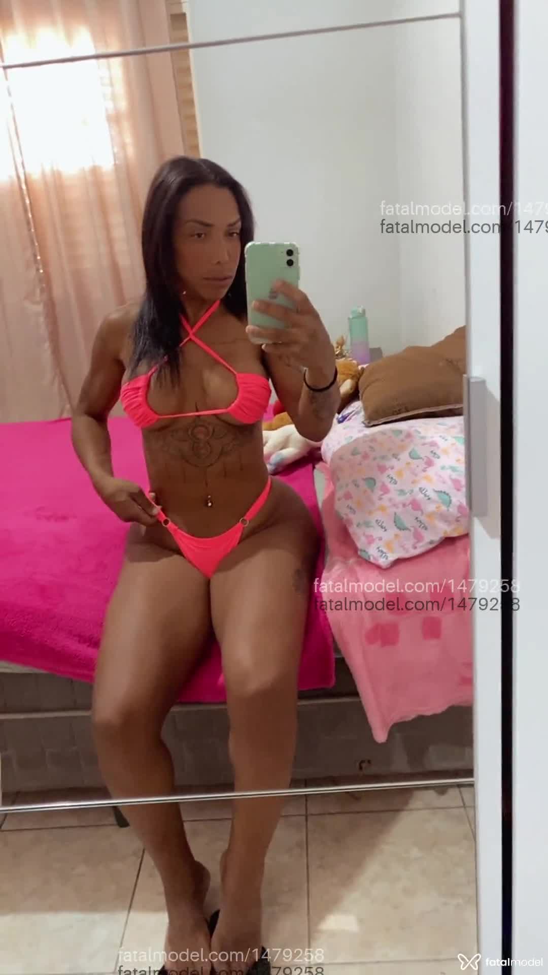 Acompanhante travesti com cabelo castanho de olhos castanhos em Guaratinguetá - Ysabela