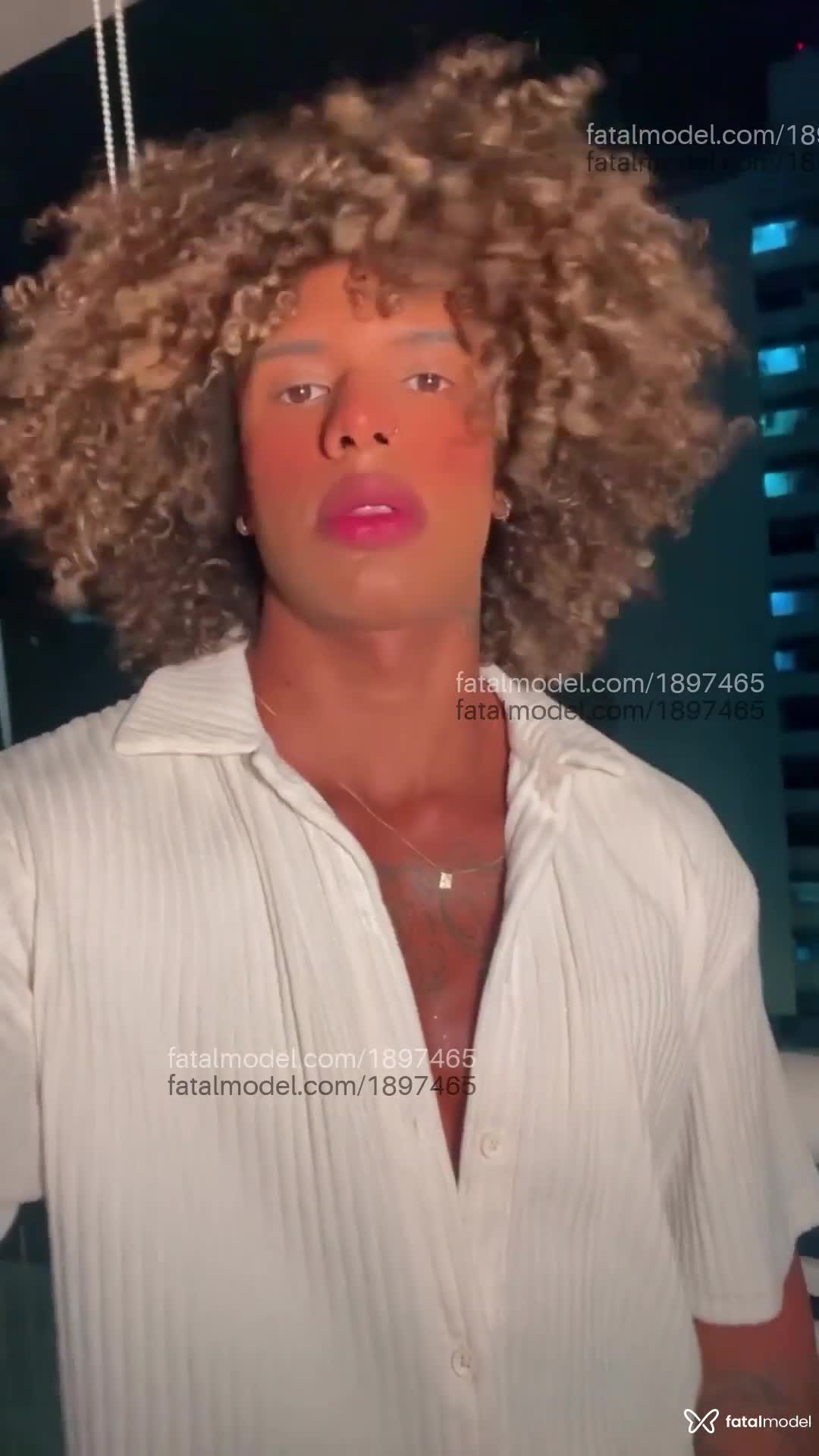 Acompanhante homem com cabelo castanho de olhos castanhos em São Paulo - Miqueias
