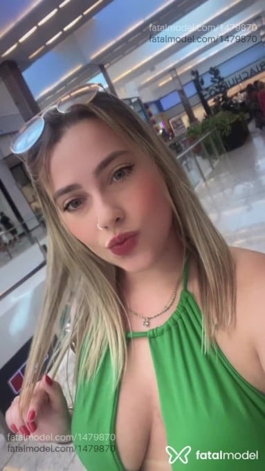 Acompanhante mulher loira (o) de olhos azuis - Carolina Ribeiro