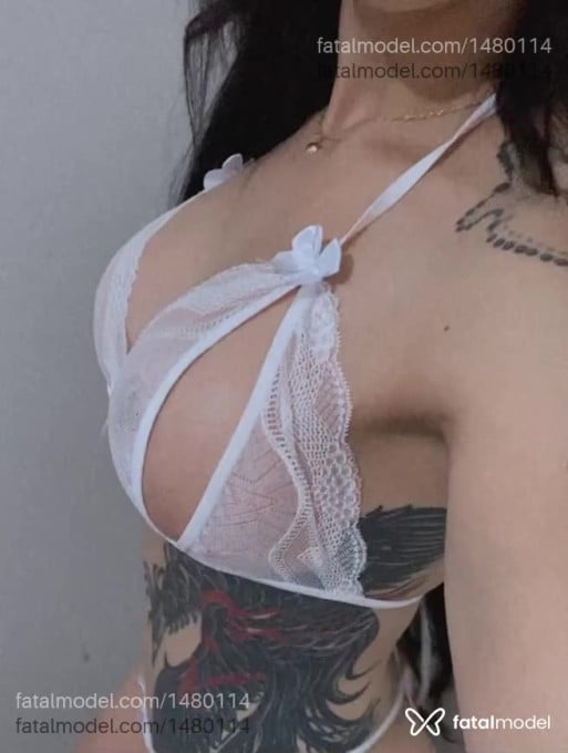 Acompanhante mulher com cabelo castanho de olhos castanhos em Anápolis - Mirella