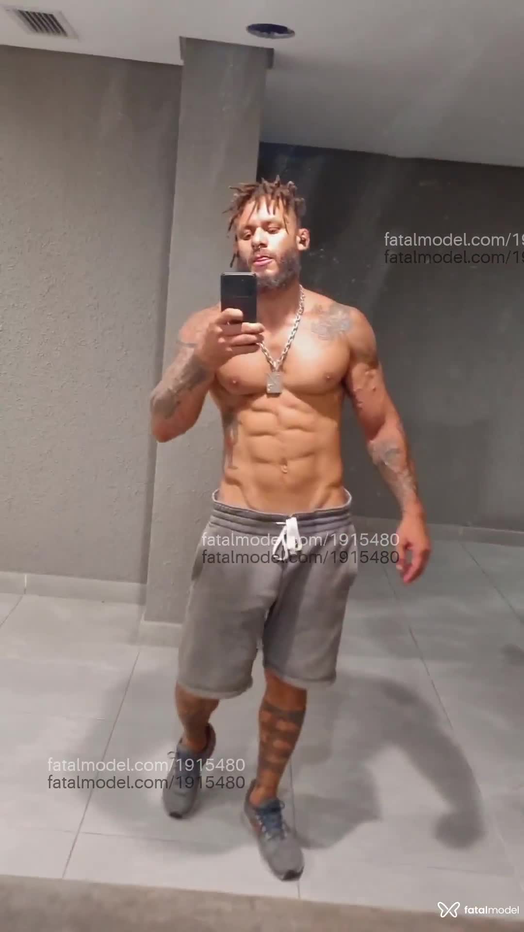 Acompanhante homem com cabelo castanho de olhos castanhos em Rio de Janeiro - Jhony
