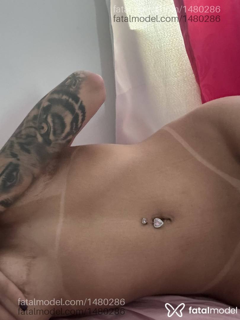 Acompanhante mulher morena (o) de olhos mel - Jade Blanco
