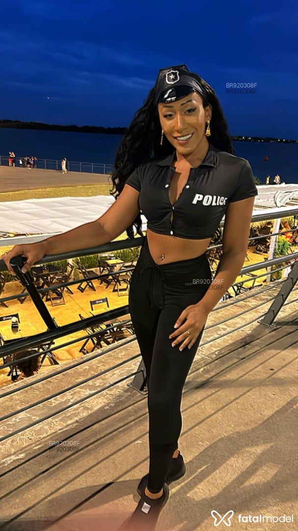 Acompanhante mulher trans com cabelo castanho de olhos castanhos em Porto Alegre - Negra Domme