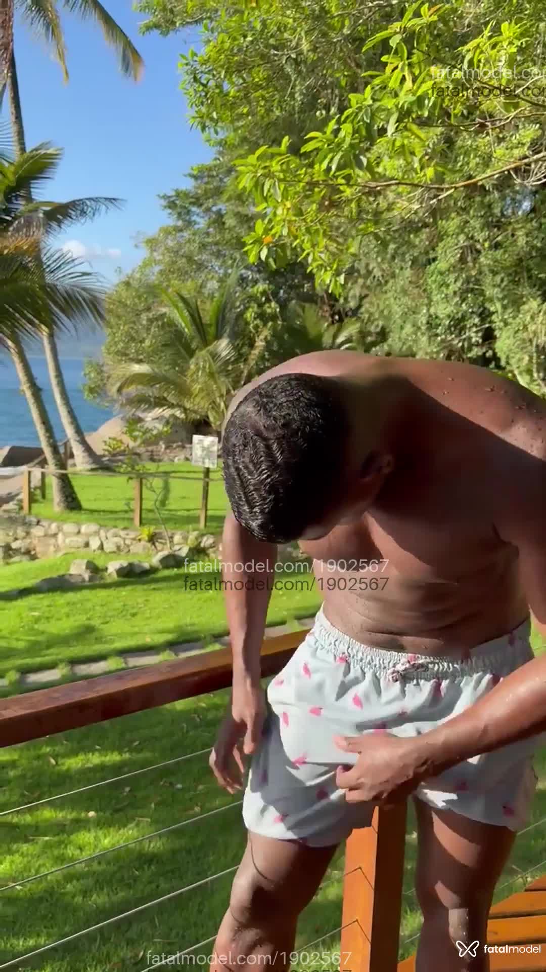 Acompanhante homem morena (o) de olhos pretos em São Paulo Acompanhante homem morena (o) de olhos pretos em São Paulo - Coffee