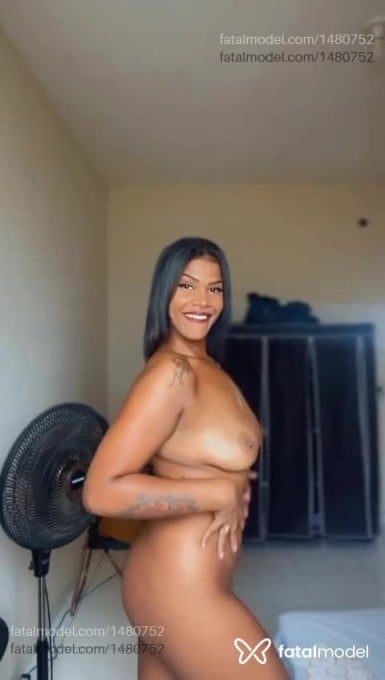 Acompanhante mulher morena (o) de olhos pretos em Virtual Acompanhante mulher morena (o) de olhos pretos em Virtual - Lua morena
