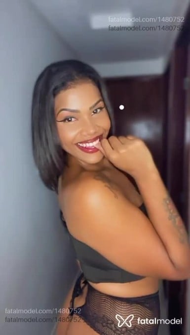 Acompanhante mulher morena (o) de olhos pretos em Virtual Acompanhante mulher morena (o) de olhos pretos em Virtual - Lua morena
