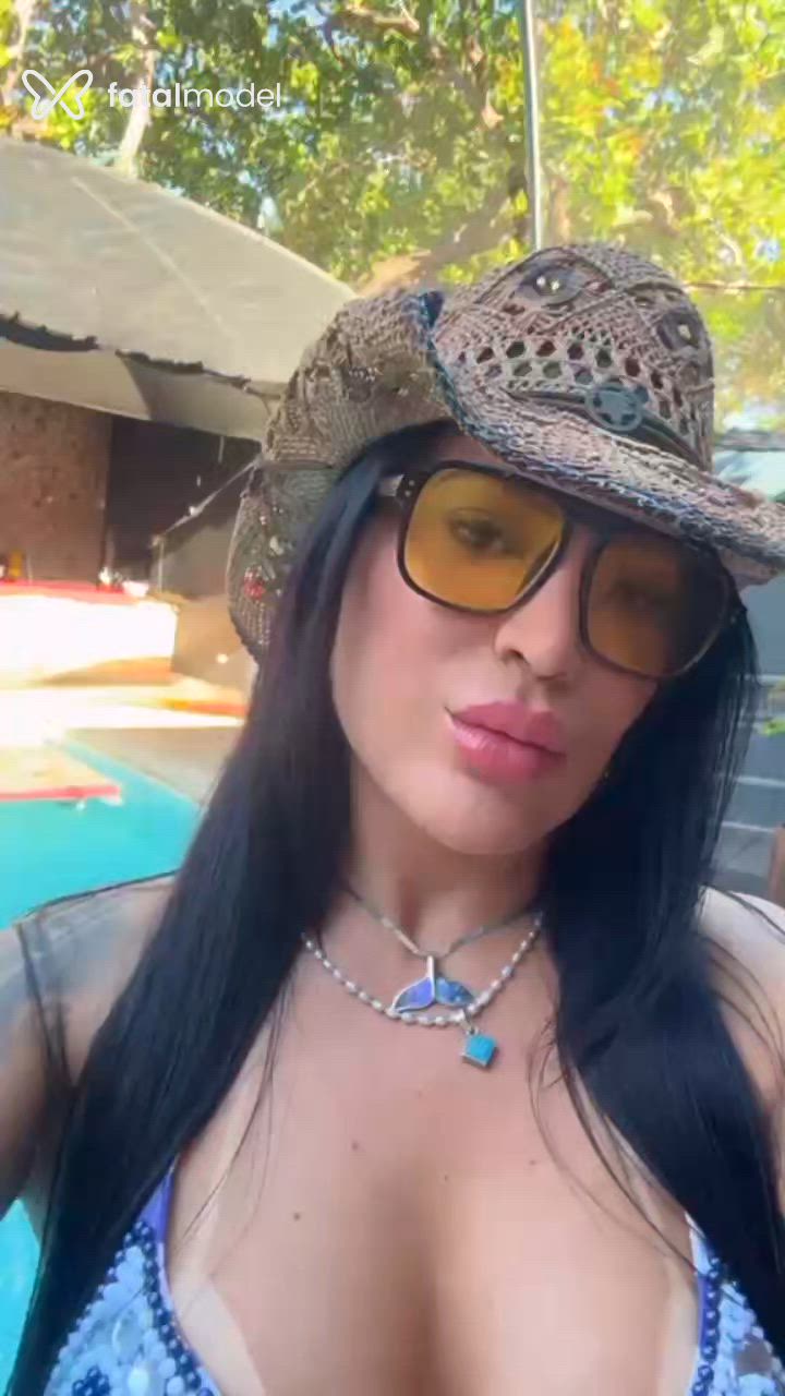 Acompanhante mulher morena (o) de olhos castanhos em Cuiabá Acompanhante mulher morena (o) de olhos castanhos em Cuiabá - Rubi Tantraa
