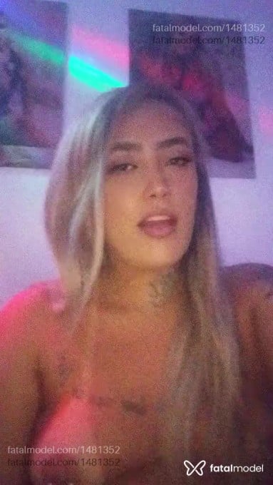 Acompanhante mulher loira (o) de olhos castanhos em Angra dos Reis - Cristal