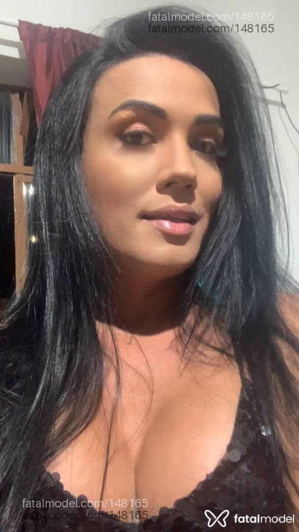 Acompanhante travesti morena (o) de olhos castanhos em Varginha Acompanhante travesti morena (o) de olhos castanhos em Varginha - Loren Victoria