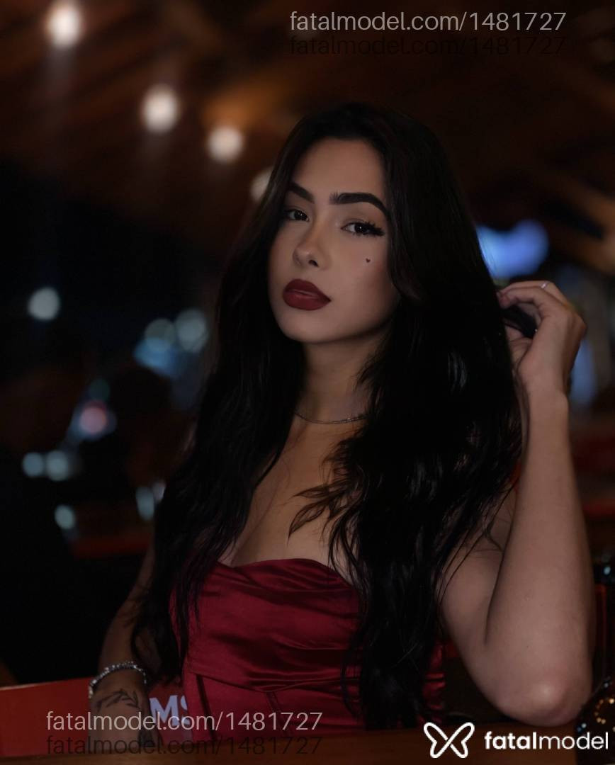 Acompanhante mulher trans morena (o) de olhos castanhos em Guanambi - Máxine