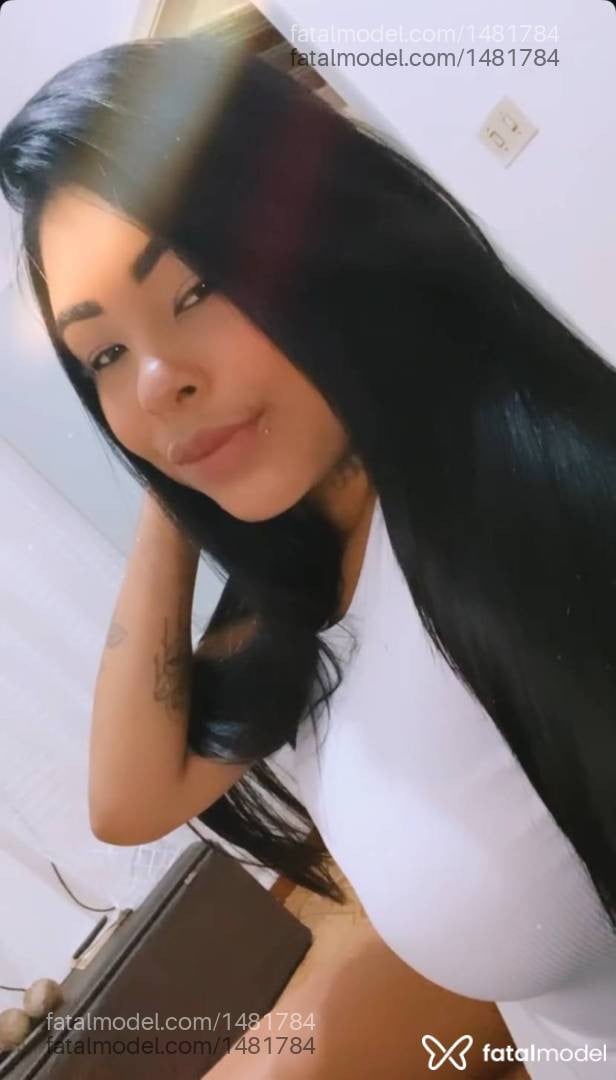 Acompanhante mulher morena (o) de olhos pretos - Safyra