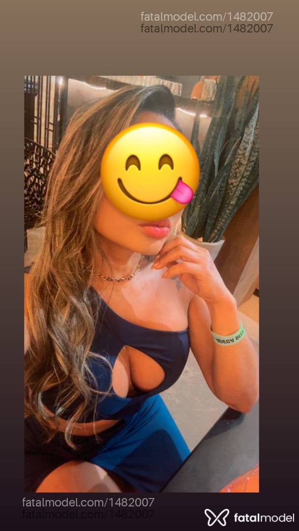 Acompanhante mulher loira (o) de olhos pretos - Jacqueline