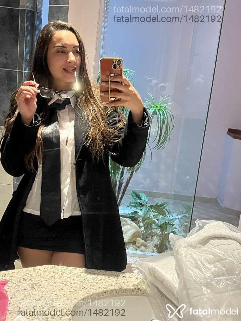 Acompanhante mulher com cabelo castanho de olhos pretos em Campinas - Naty Medeiros