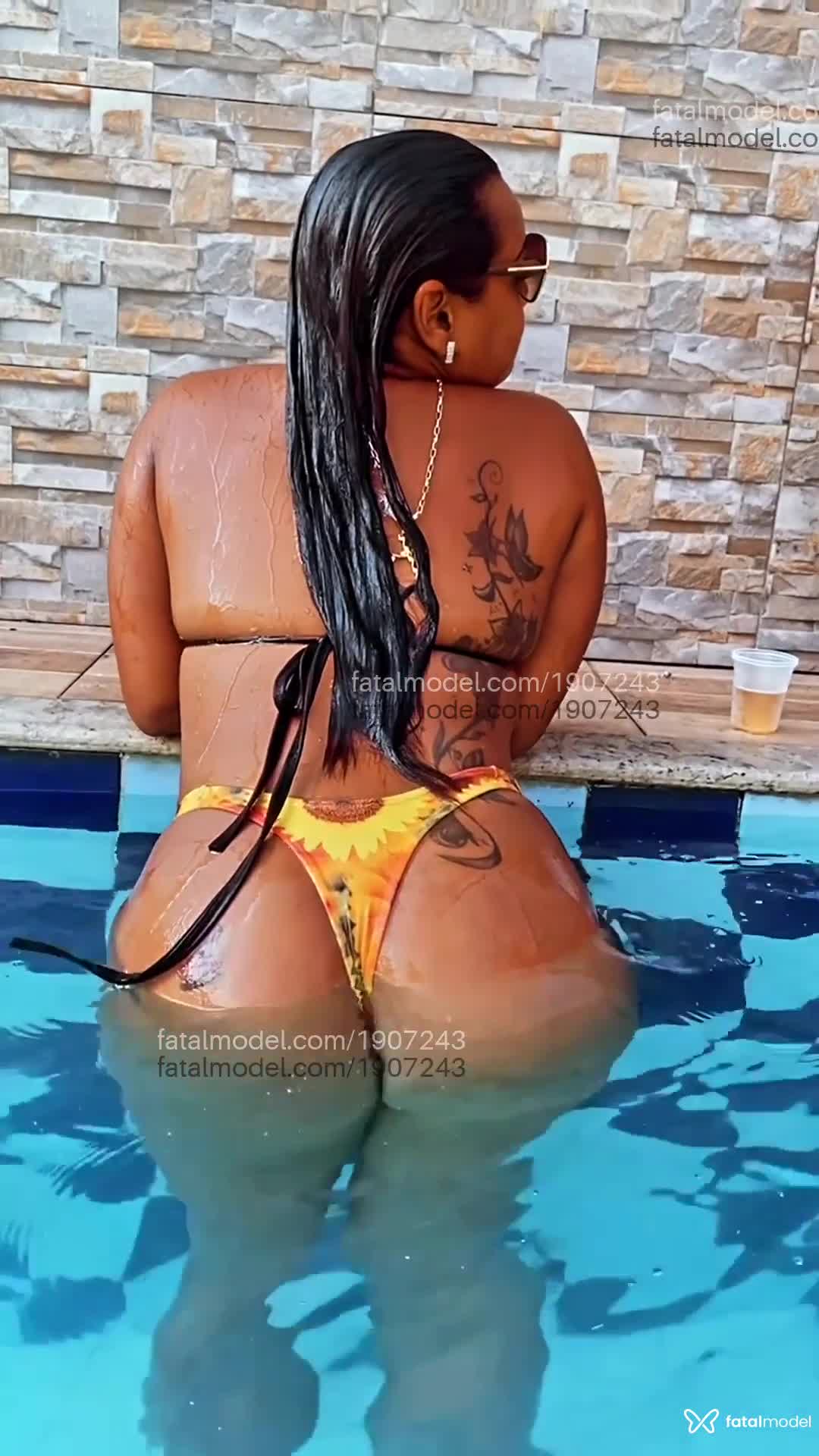 Acompanhante mulher morena (o) de olhos castanhos em Rio de Janeiro - Mônica