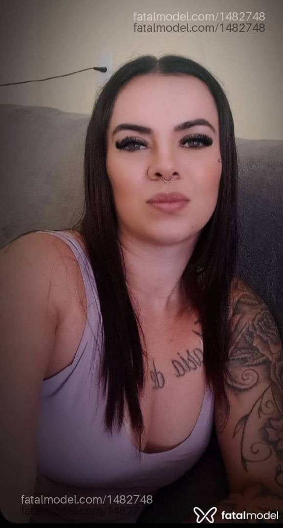 Acompanhante mulher morena (o) de olhos castanhos - Talia thata