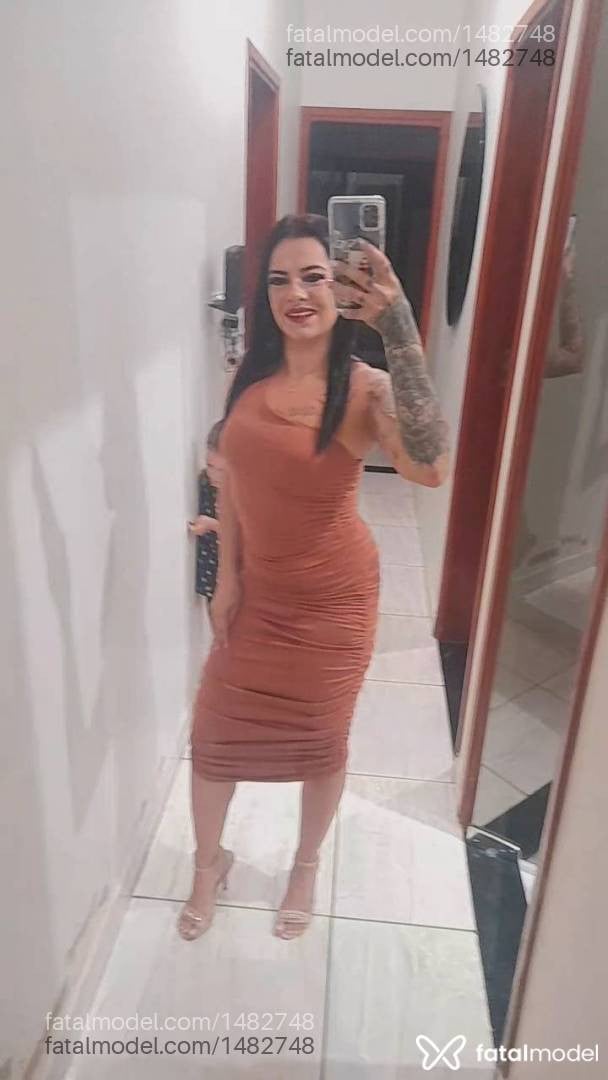 Acompanhante mulher morena (o) de olhos castanhos - Talia thata