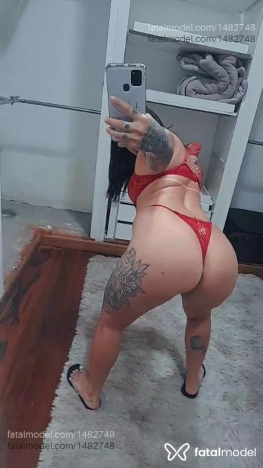 Acompanhante mulher morena (o) de olhos castanhos em Batatais - Talia thata
