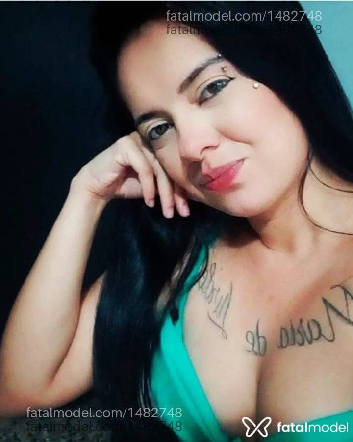 Acompanhante mulher morena (o) de olhos castanhos - Talia thata