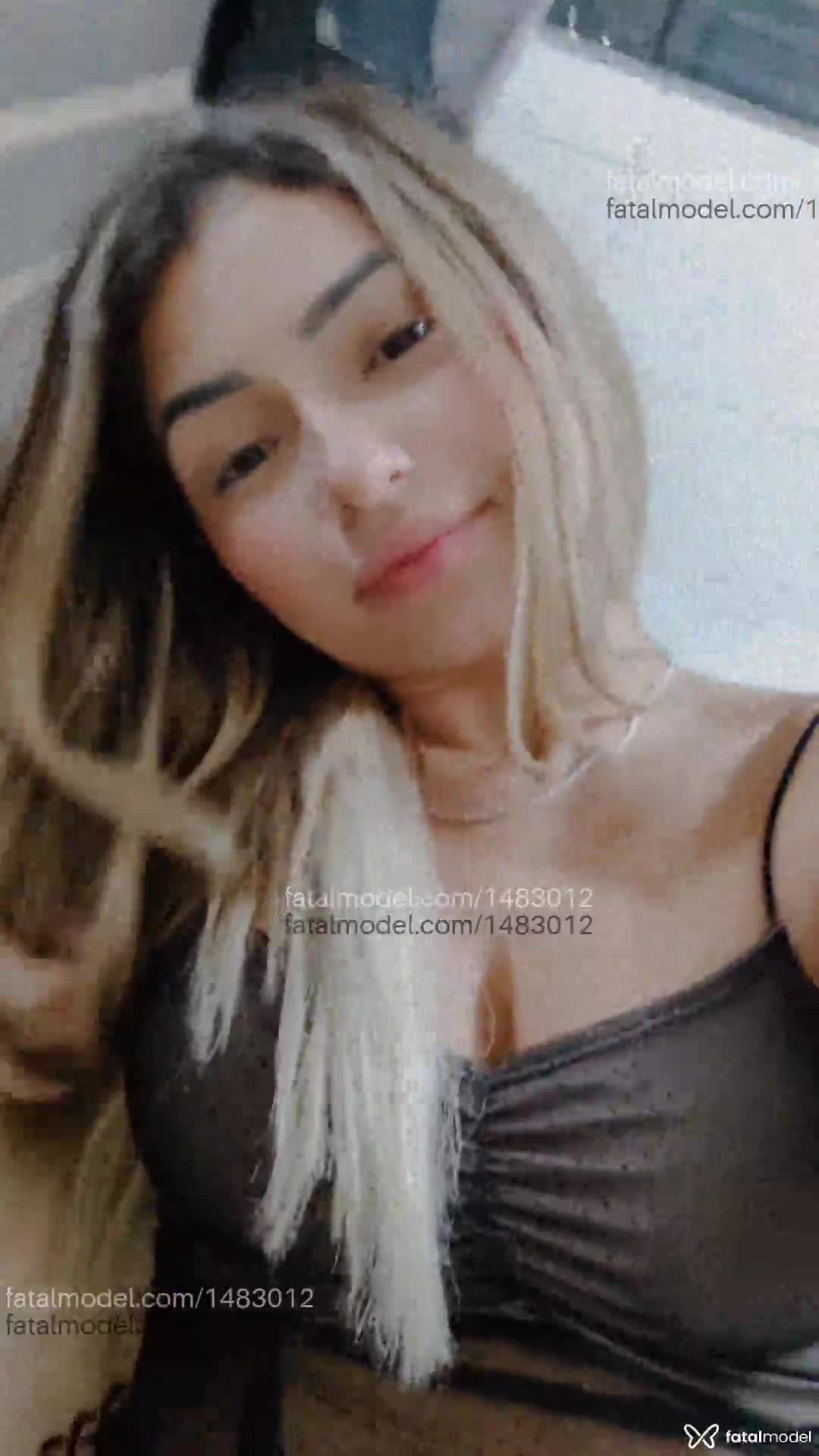 Acompanhante mulher loira (o) de olhos castanhos em São Paulo Acompanhante mulher loira (o) de olhos castanhos em São Paulo - Gabriela Louise