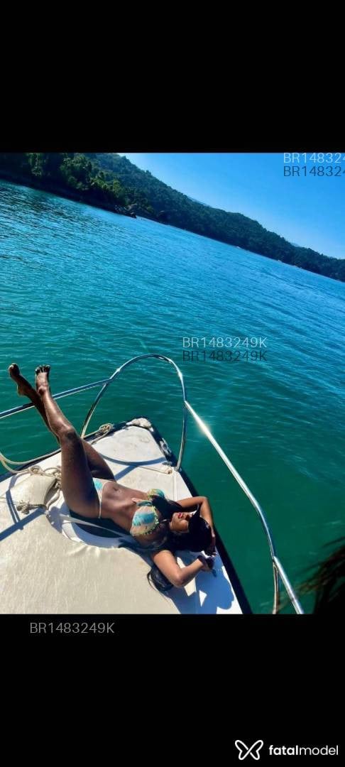 Acompanhante mulher com cabelo castanho de olhos castanhos em Volta Redonda - Stefany