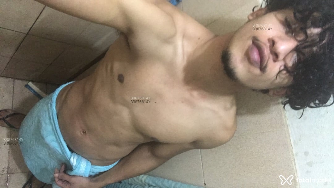 Acompanhante homem morena (o) de olhos castanhos em Uberaba Acompanhante homem morena (o) de olhos castanhos em Uberaba - Matheus