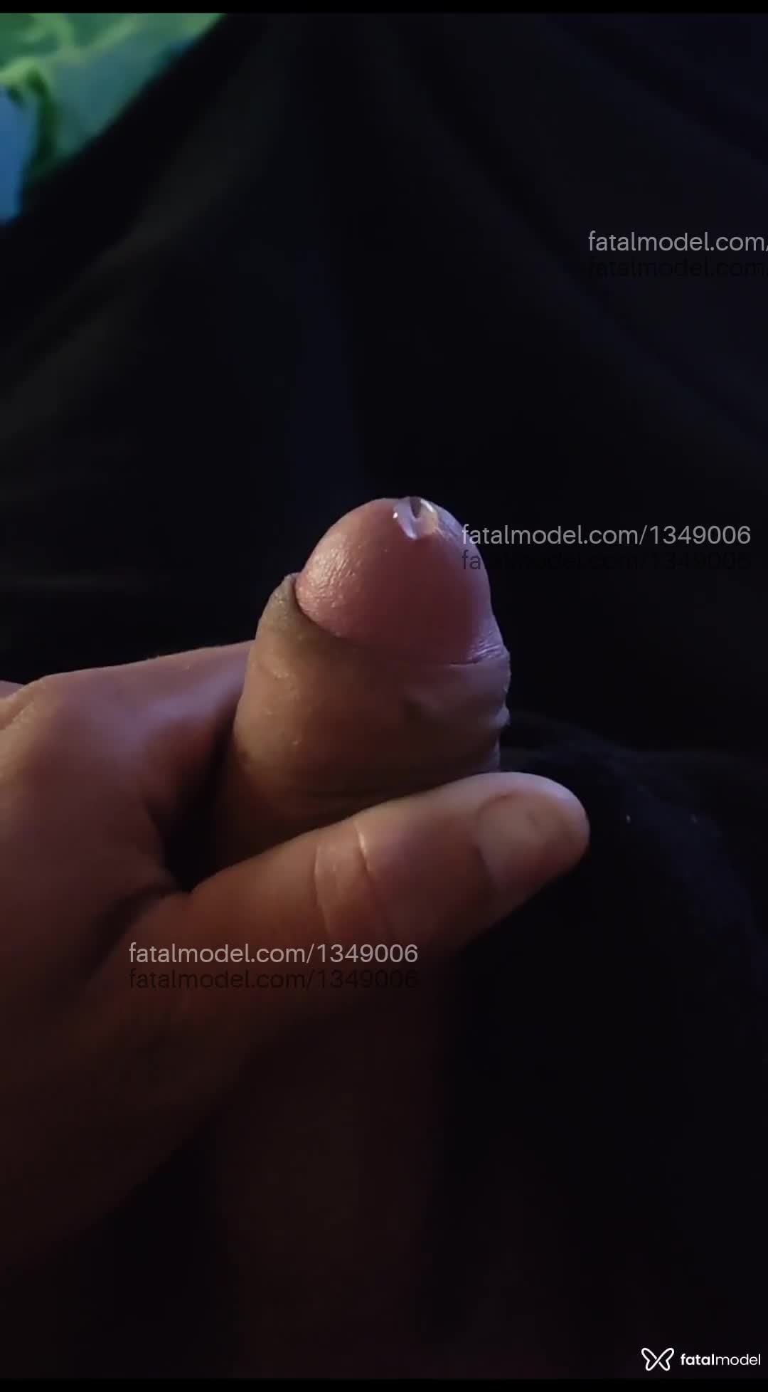 Acompanhante homem com cabelo castanho de olhos castanhos - DUBAi Acompanhante homem com cabelo castanho de olhos castanhos - DUBAi
