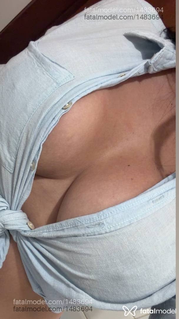 Acompanhante mulher morena (o) de olhos mel - Manuela