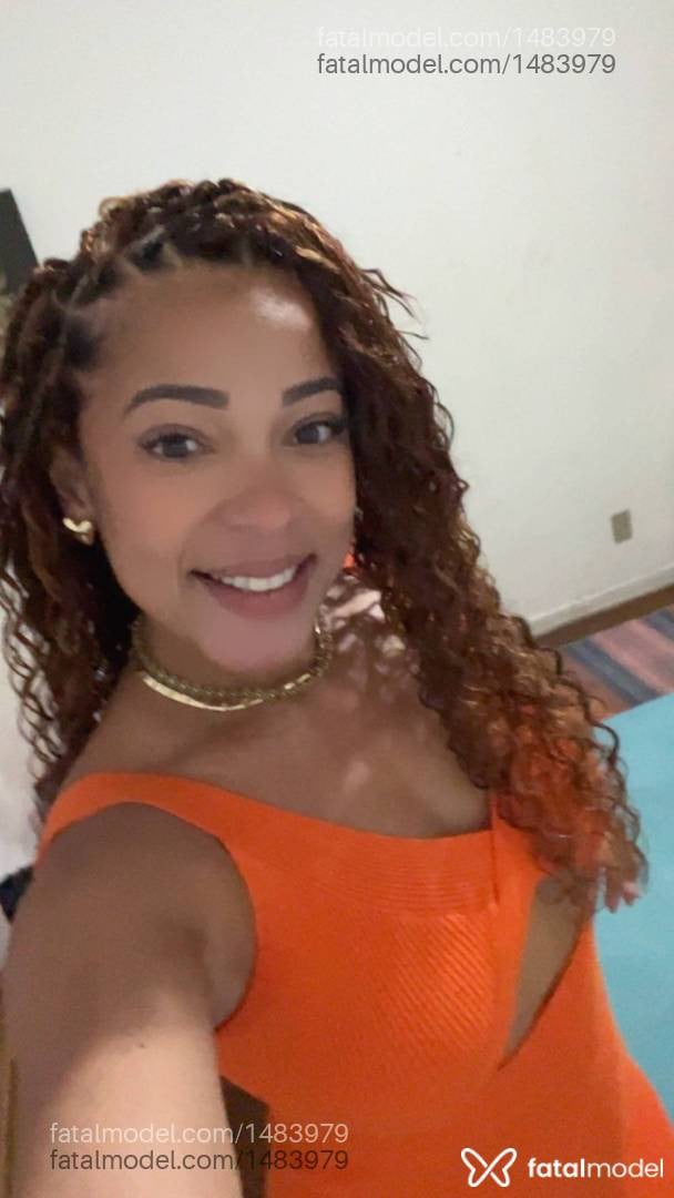 Acompanhante mulher com cabelo castanho de olhos castanhos - Natália Félix
