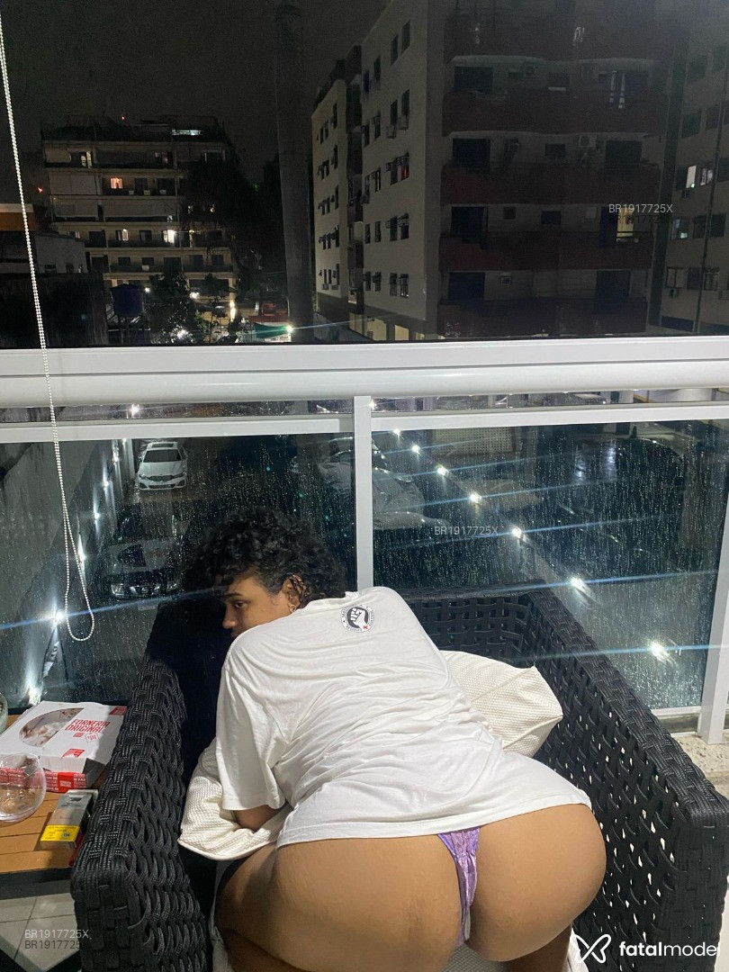 Acompanhante mulher com cabelo castanho de olhos castanhos em Rio de Janeiro Acompanhante mulher com cabelo castanho de olhos castanhos em Rio de Janeiro - Lua brizelle
