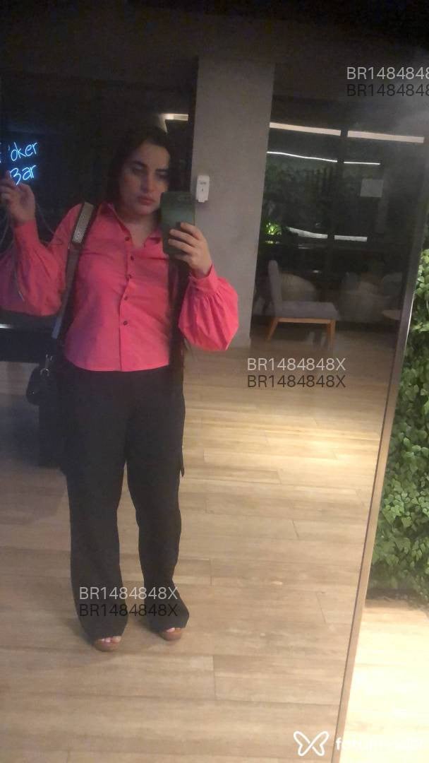 Acompanhante mulher morena (o) de olhos azuis em São Paulo Acompanhante mulher morena (o) de olhos azuis em São Paulo - Maria