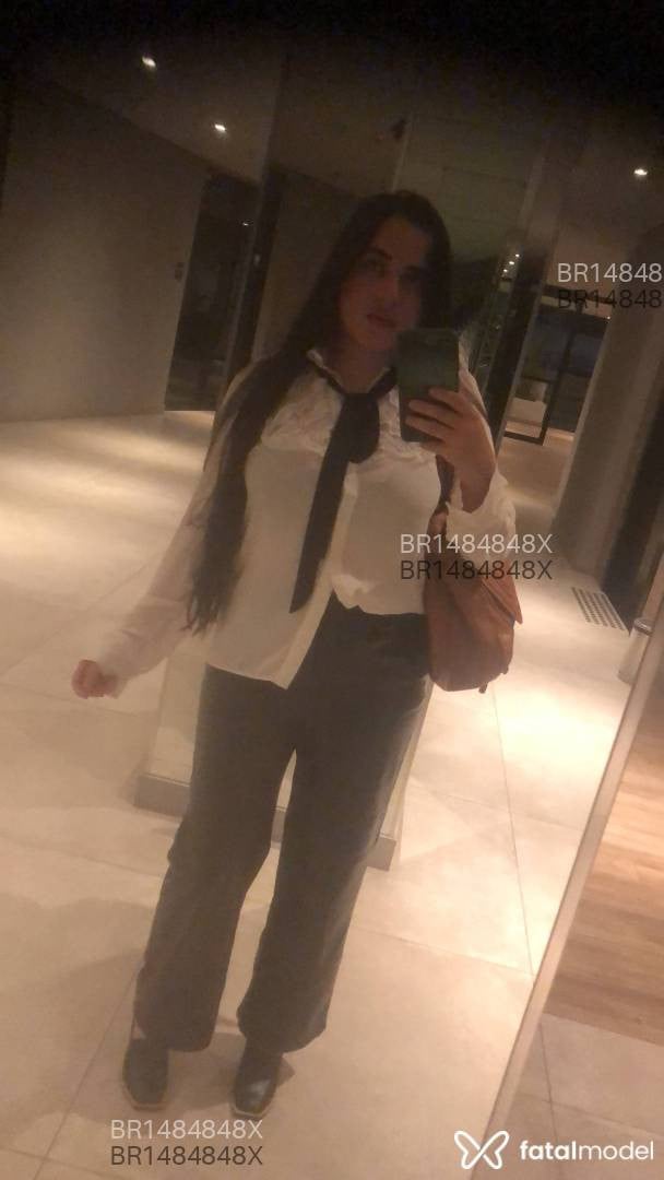 Acompanhante mulher morena (o) de olhos azuis em São Paulo Acompanhante mulher morena (o) de olhos azuis em São Paulo - Maria