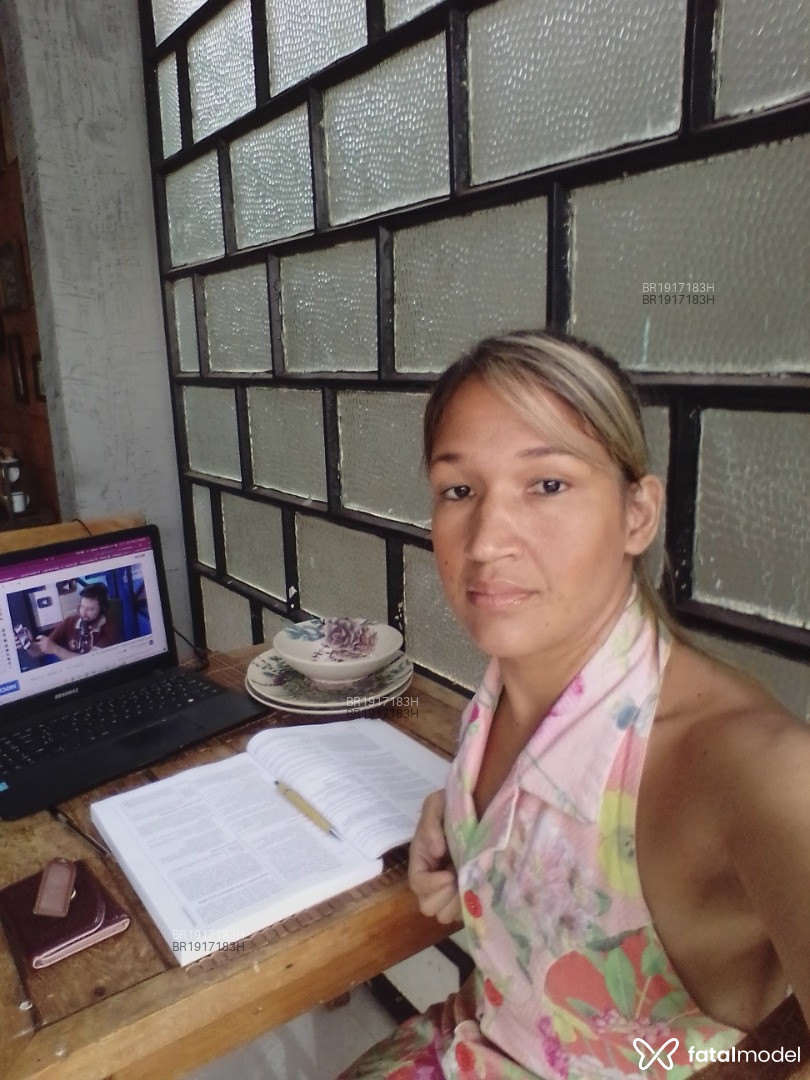 Acompanhante mulher loira (o) de olhos castanhos em Virtual Acompanhante mulher loira (o) de olhos castanhos em Virtual - Gabrielle Siqueira