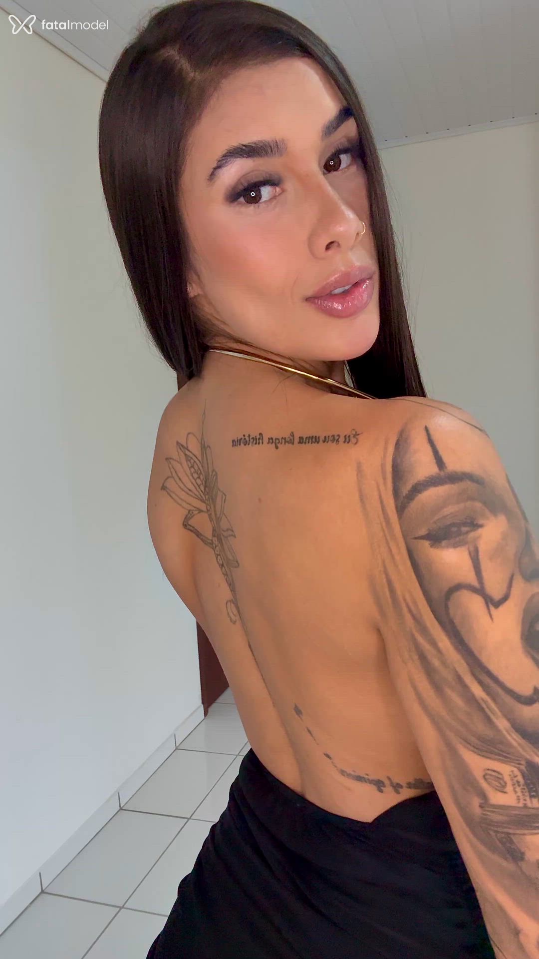 Acompanhante mulher com cabelo castanho de olhos castanhos - Maju Diniz