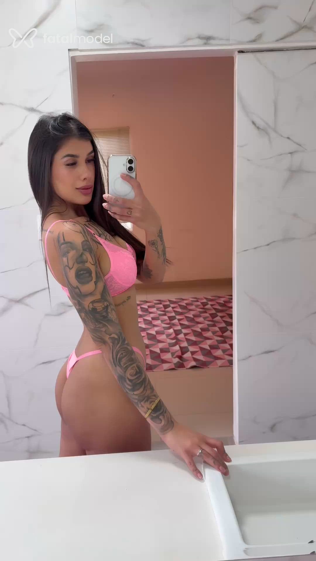 Acompanhante mulher com cabelo castanho de olhos castanhos - Maju Diniz