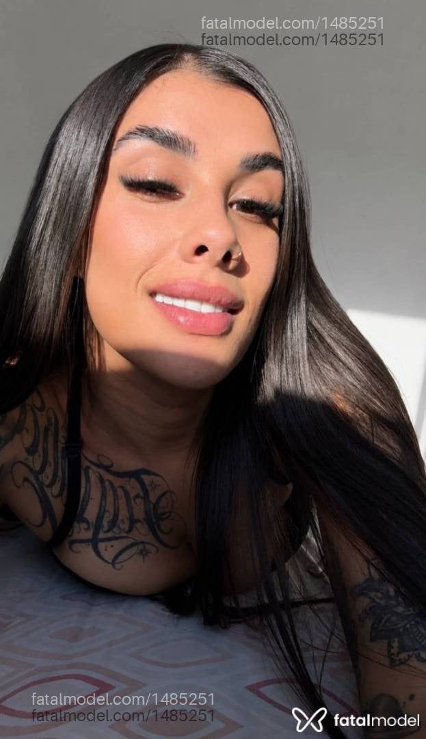Acompanhante mulher com cabelo castanho de olhos castanhos em Rio do Sul Acompanhante mulher com cabelo castanho de olhos castanhos em Rio do Sul - Jade Ventura