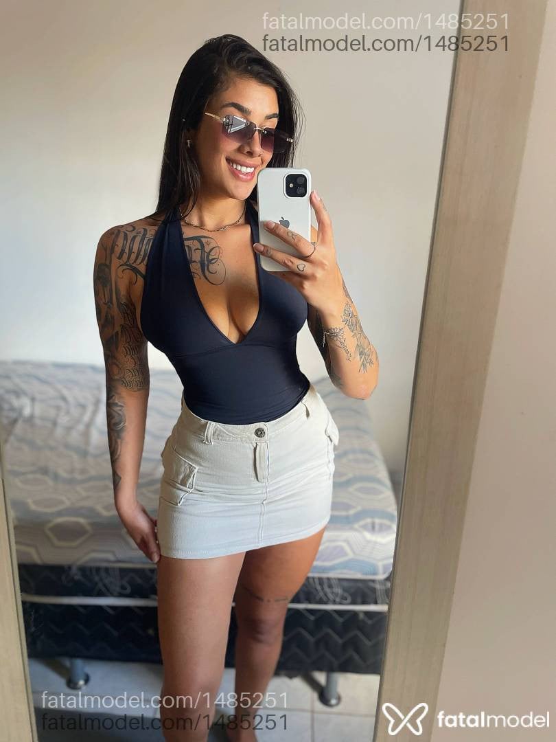 Acompanhante mulher com cabelo castanho de olhos castanhos em Rio do Sul Acompanhante mulher com cabelo castanho de olhos castanhos em Rio do Sul - Jade Ventura