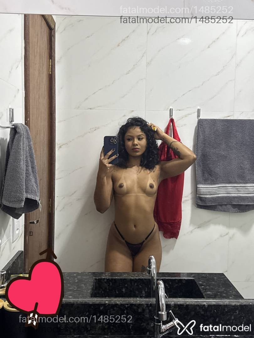 Acompanhante mulher morena (o) de olhos pretos - Bela Belinha
