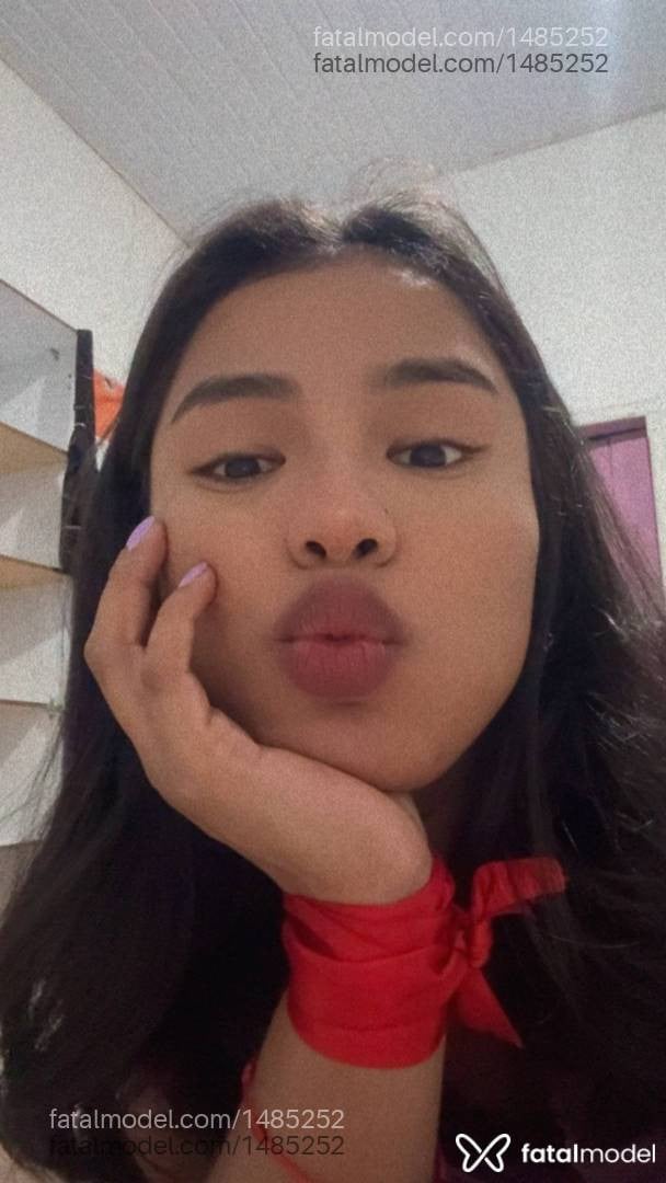 Acompanhante mulher morena (o) de olhos pretos - Bela Belinha