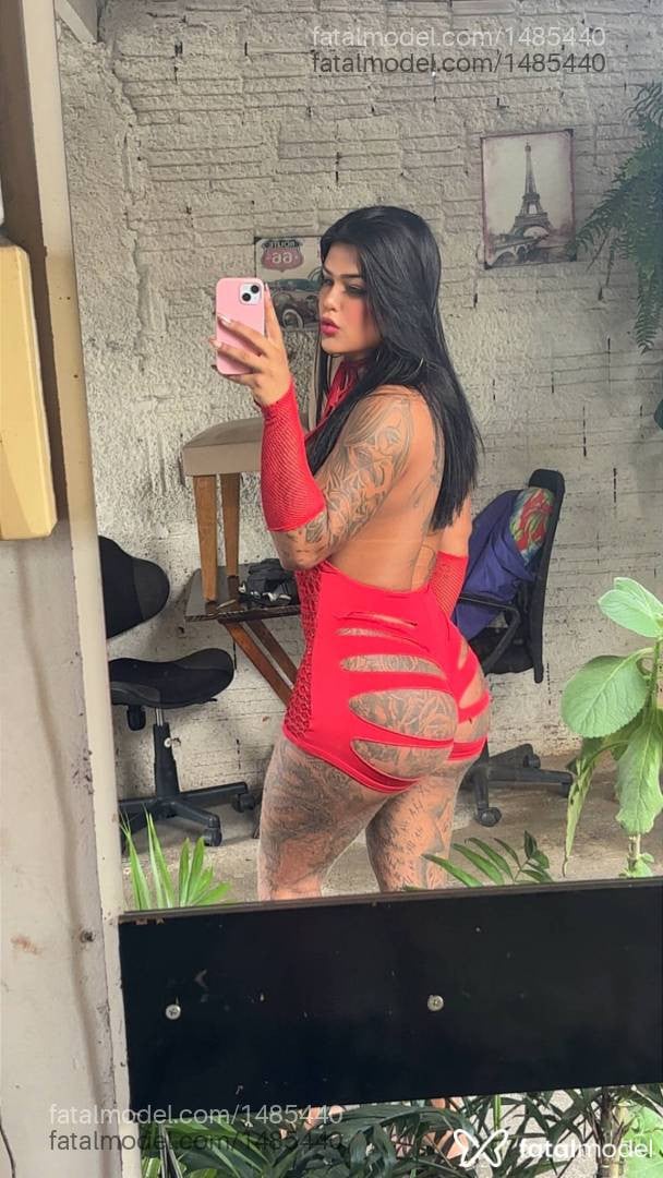 Acompanhante mulher trans morena (o) de olhos castanhos - Luana Dias
