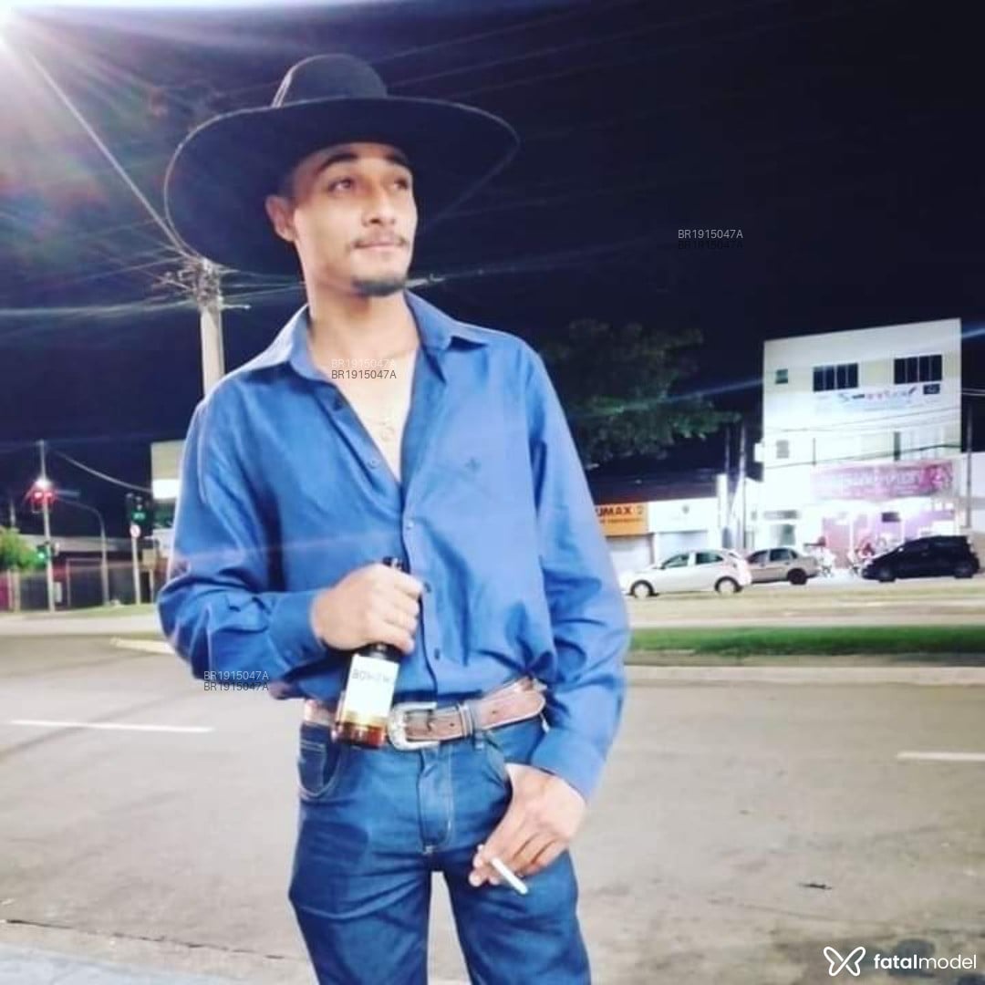 Acompanhante homem morena (o) de olhos castanhos em São José dos Campos - Breno