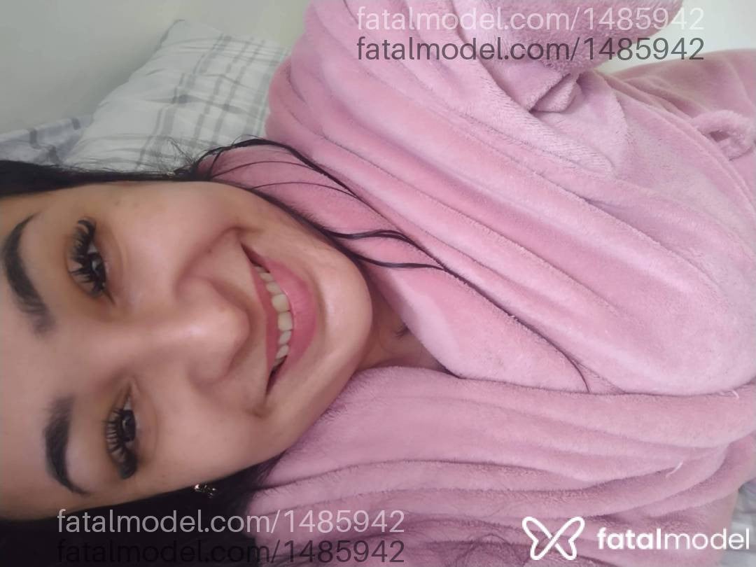 Acompanhante mulher morena (o) de olhos castanhos - Juliana