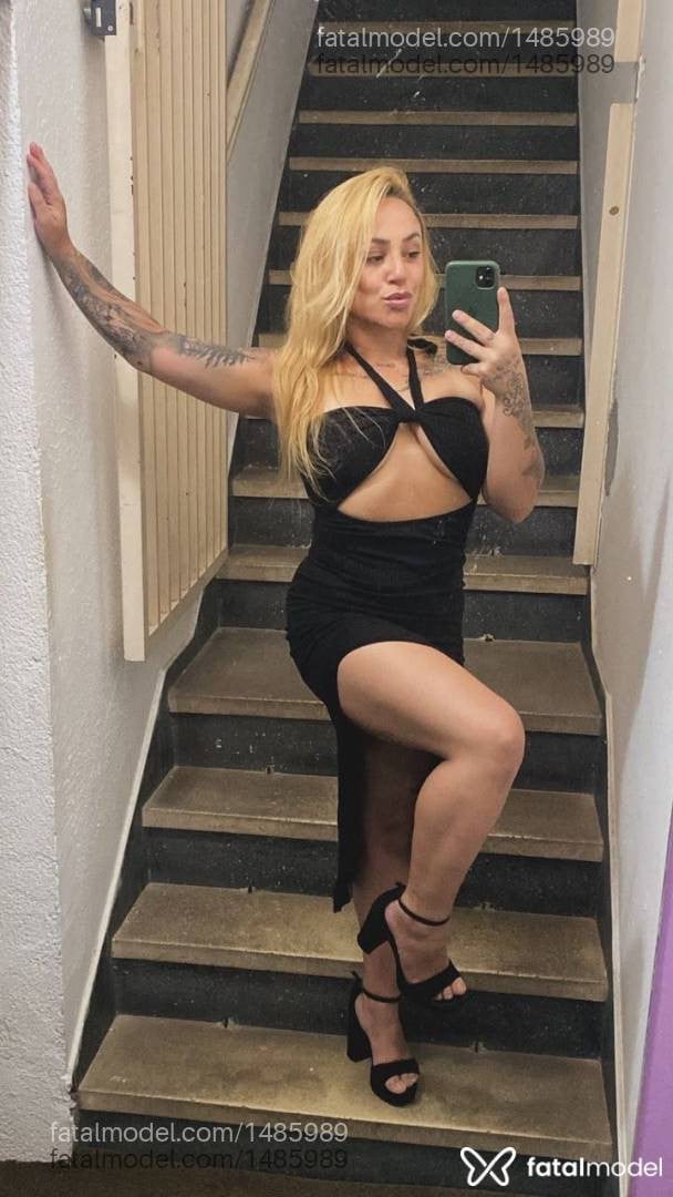 Acompanhante mulher loira (o) de olhos mel - Lara Bittencourt