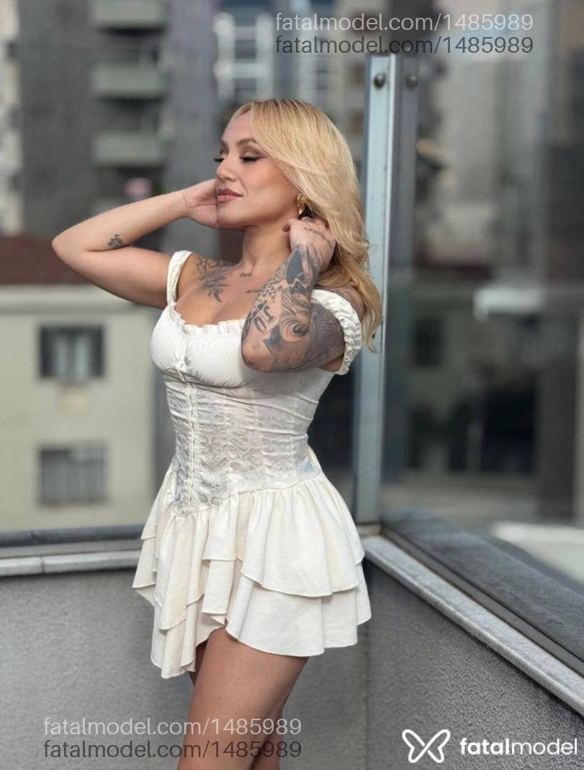 Acompanhante mulher loira (o) de olhos mel - Lara Bittencourt