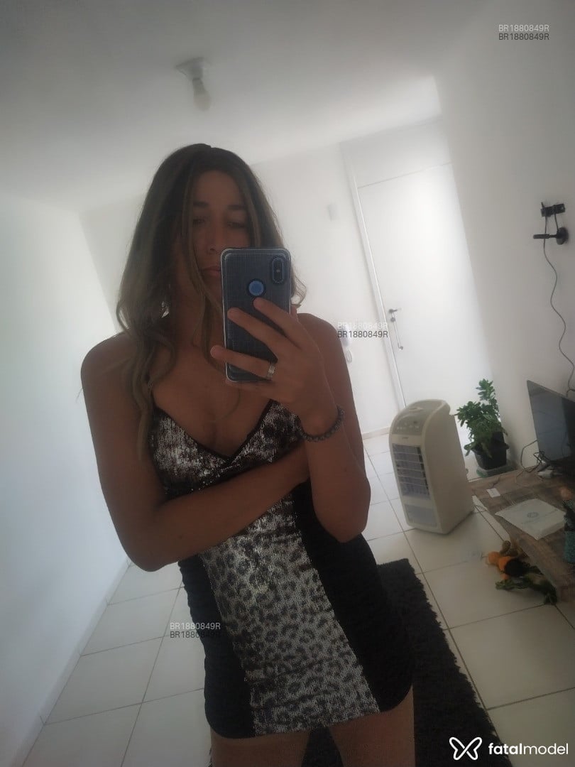 Acompanhante mulher trans loira (o) de olhos verdes em Contagem - Barbietrans
