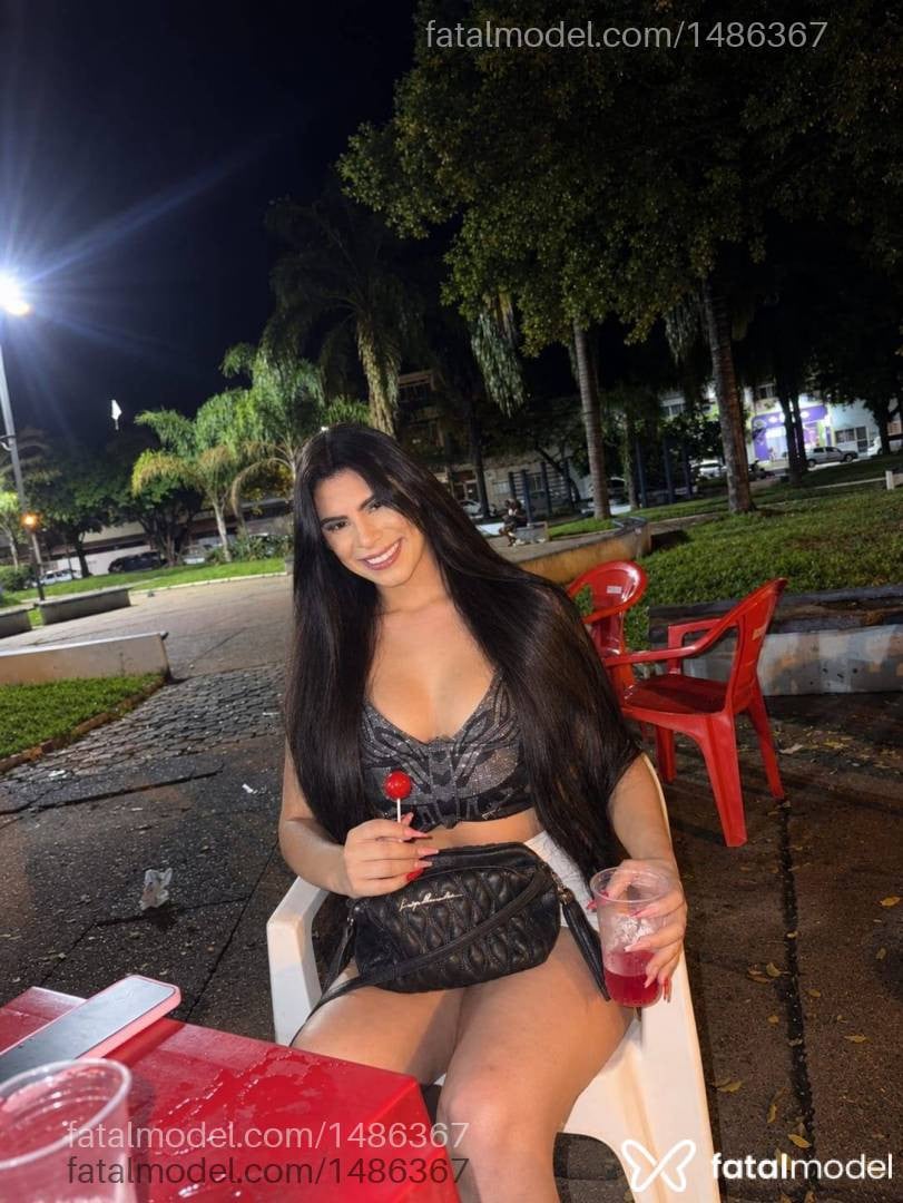 Acompanhante homem trans morena (o) de olhos castanhos - Iara Pereira