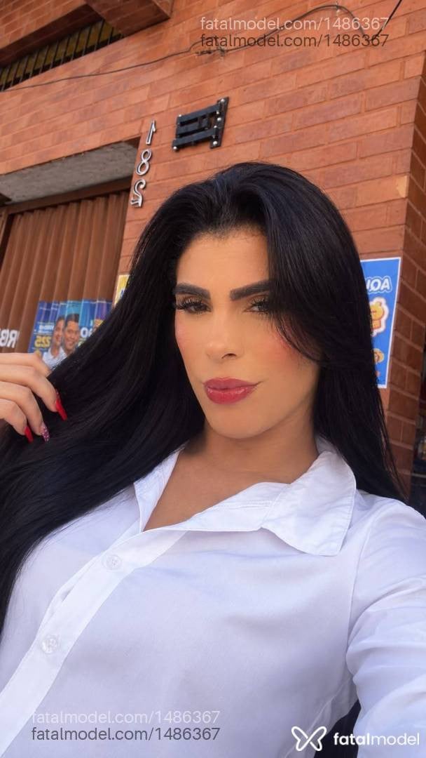 Acompanhante homem trans morena (o) de olhos castanhos - Iara Pereira