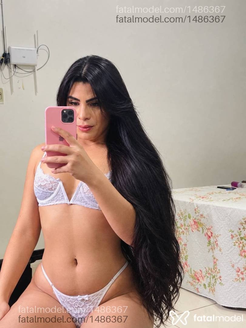 Acompanhante homem trans morena (o) de olhos castanhos - Iara Pereira