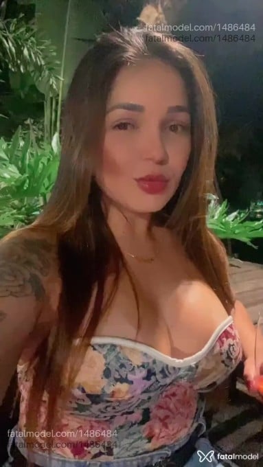 Acompanhante mulher com cabelo castanho de olhos castanhos em Palmas - Thalia Kessia