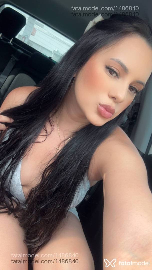 Acompanhante mulher com cabelo castanho de olhos mel - Karol